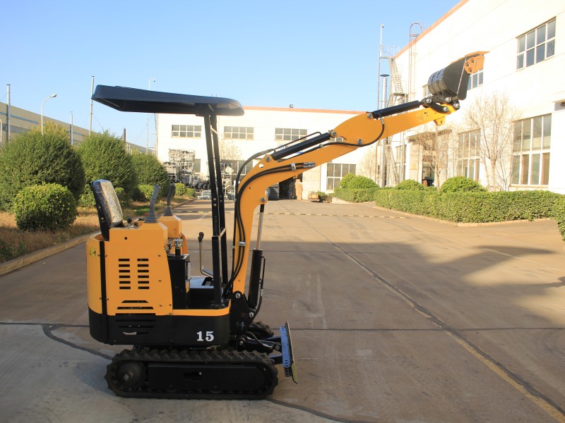 What is the difference between small excavator machinery and pilot?